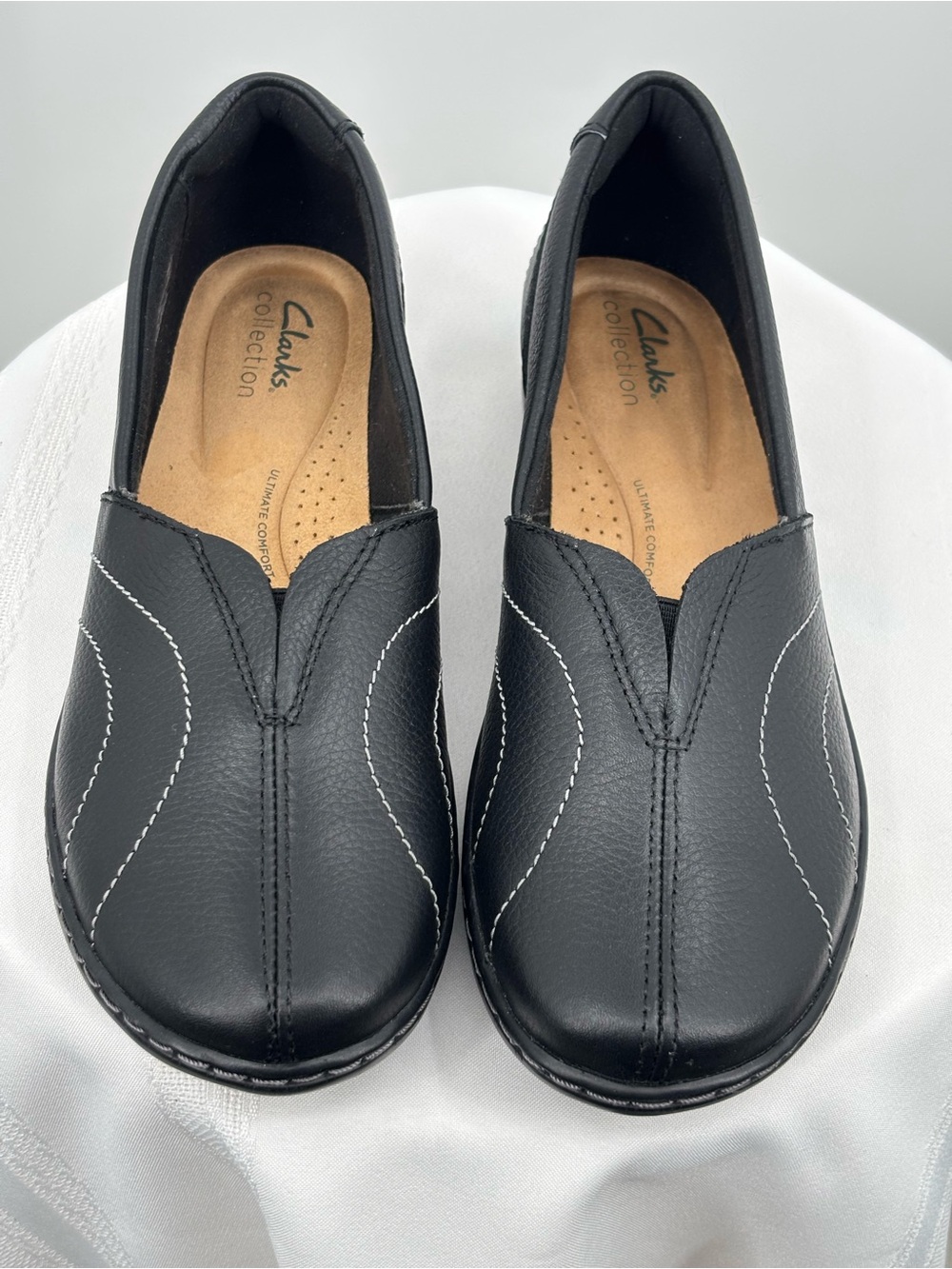 Clarks Black Cora Meadow Leather Loafers, Size 8.5 - Picture 4 of 7